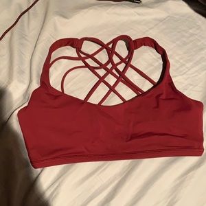 Lululemon free to be bra size 6 maroon !
